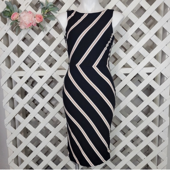 - 💫 WHBM lined dress - Picture 1 of 8
